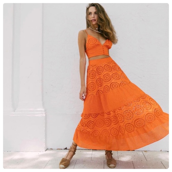 ALICE + OLIVIA Melony Midi Skirt - Picture 4 of 15